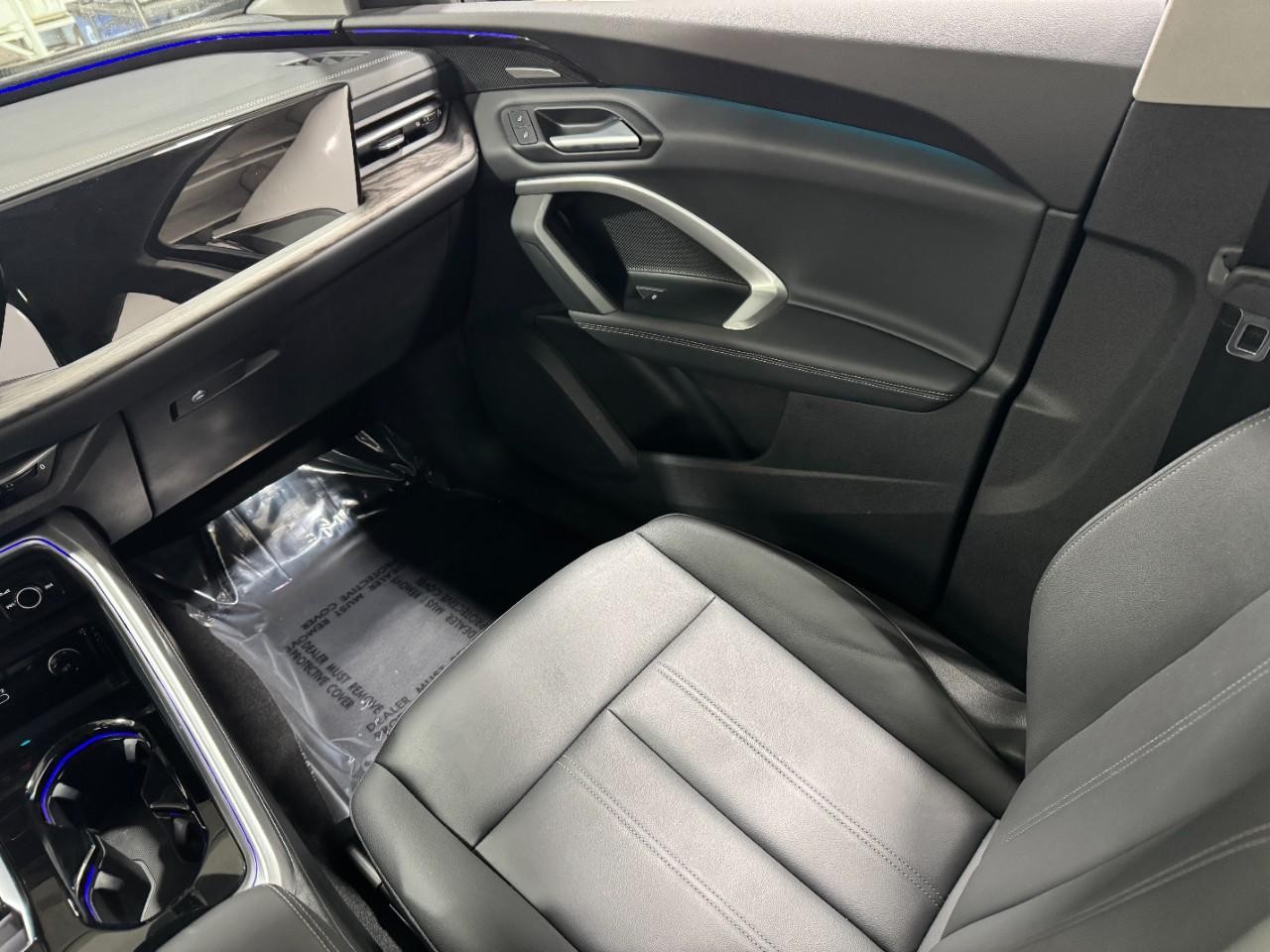 Audi Q5 Vehicle Full-screen Gallery Image 17