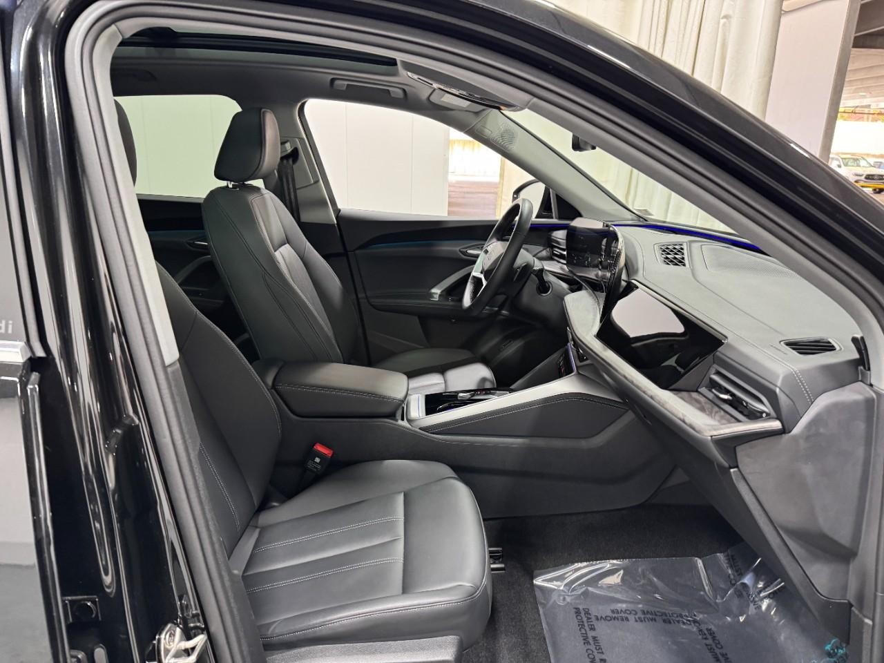 Audi Q5 Vehicle Full-screen Gallery Image 18