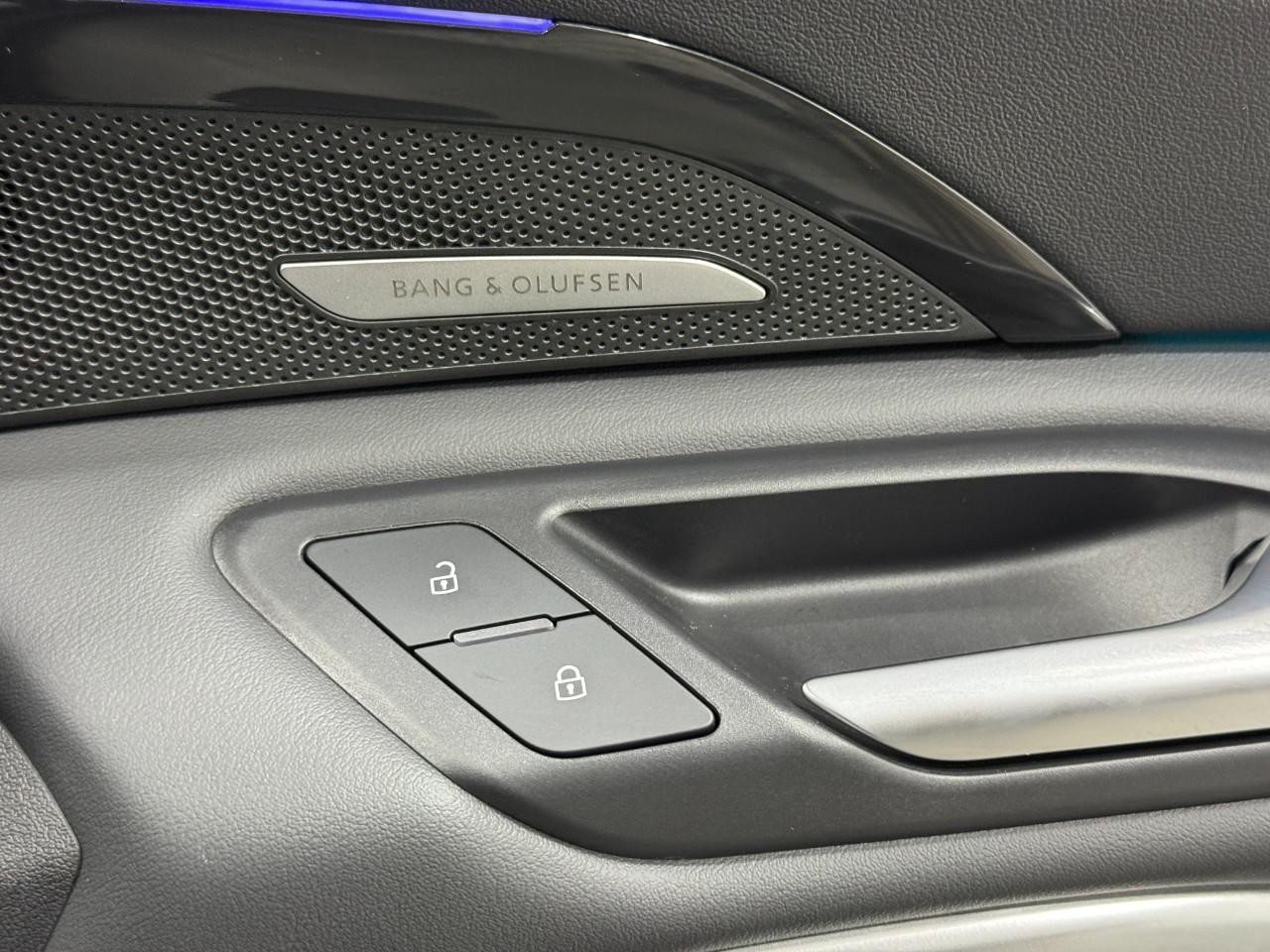 Audi Q5 Vehicle Full-screen Gallery Image 21