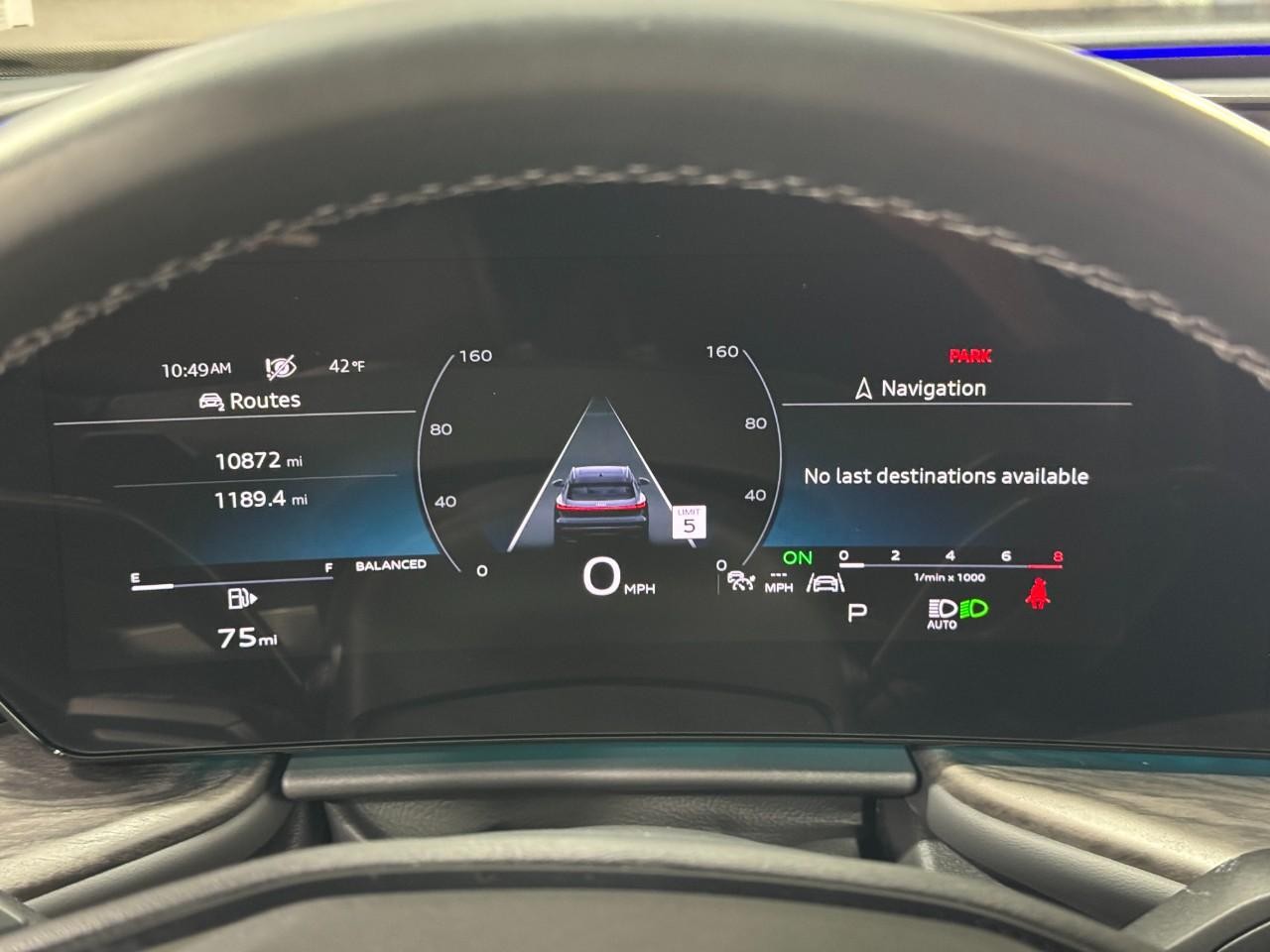 Audi Q5 Vehicle Full-screen Gallery Image 29