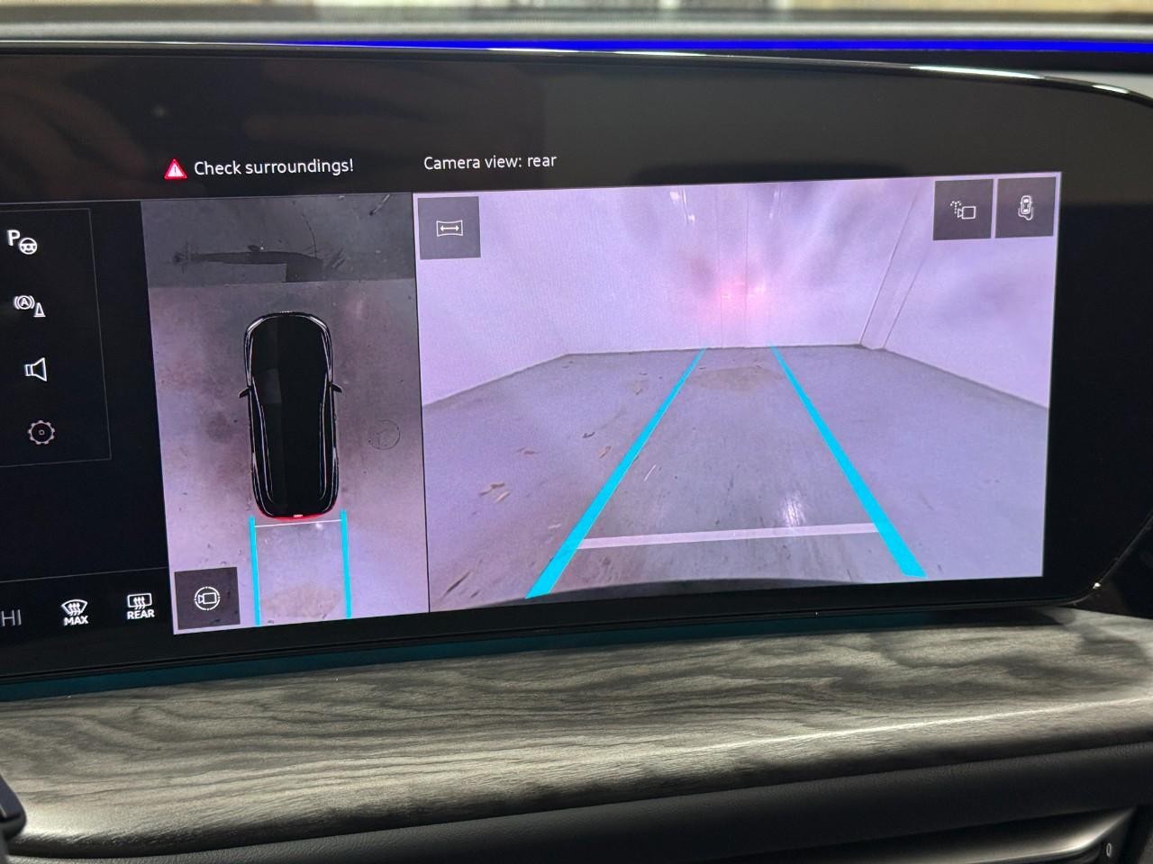 Audi Q5 Vehicle Full-screen Gallery Image 30