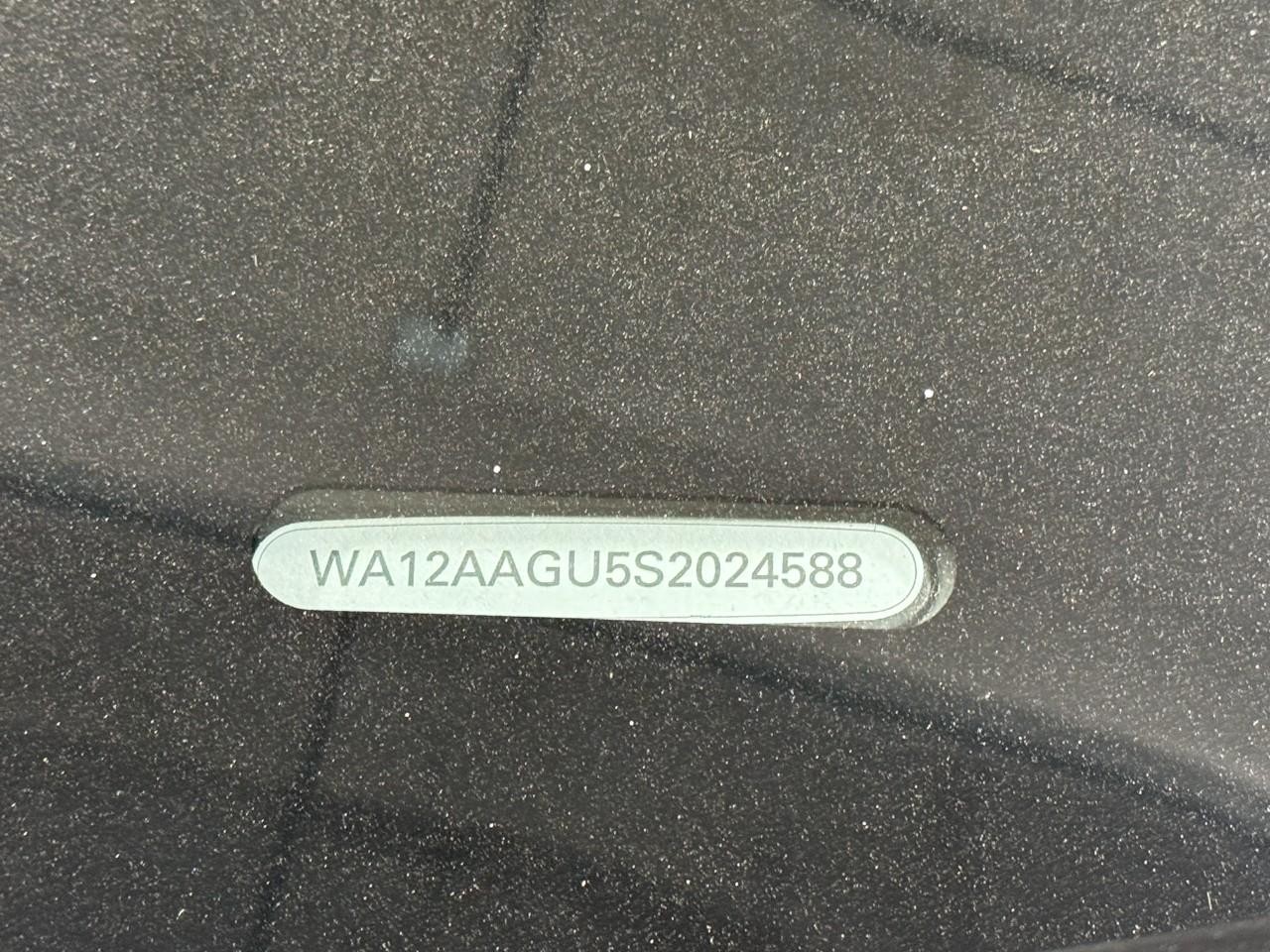 Audi Q5 Vehicle Full-screen Gallery Image 31