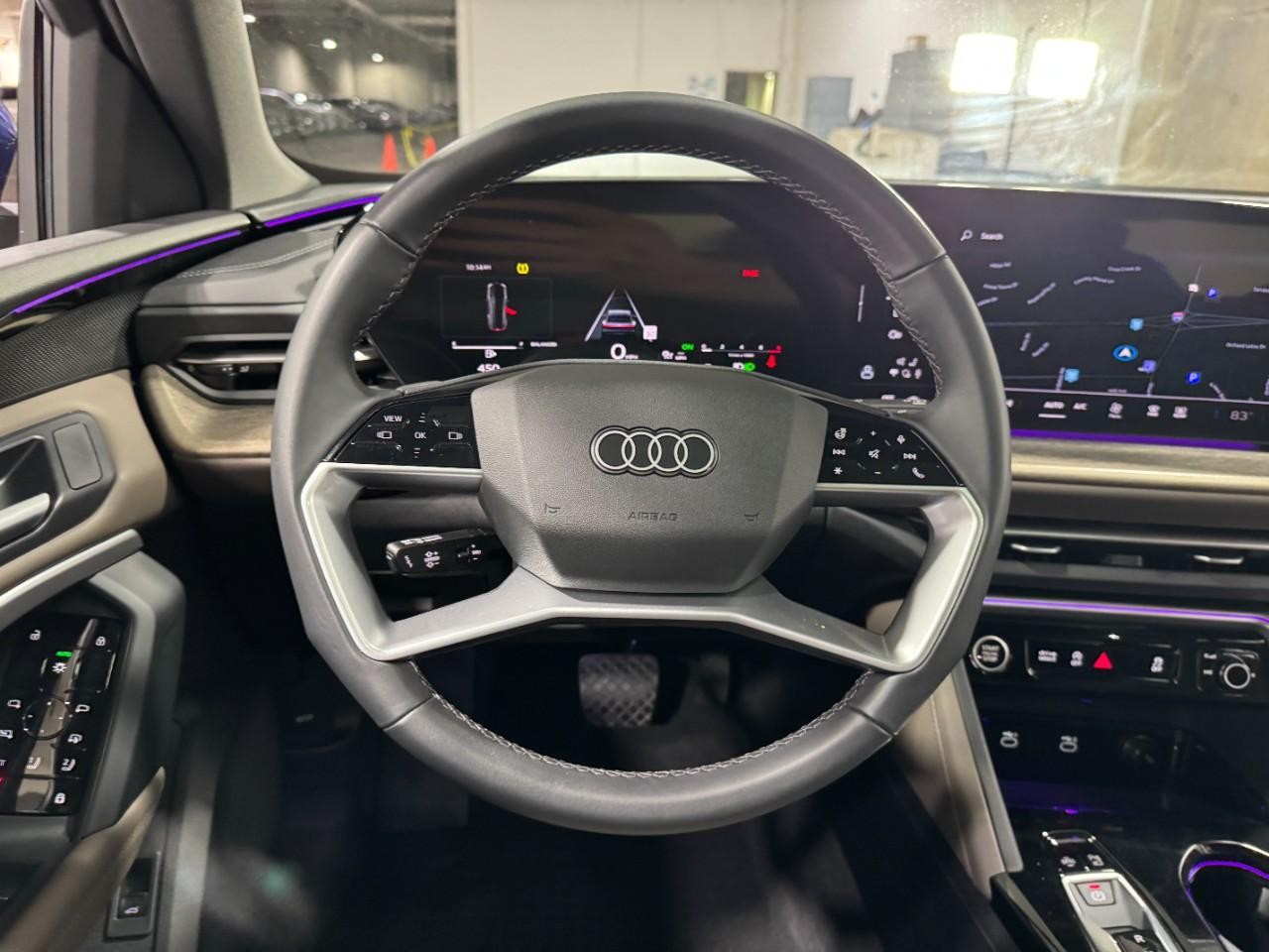 Audi Q5 Vehicle Full-screen Gallery Image 14