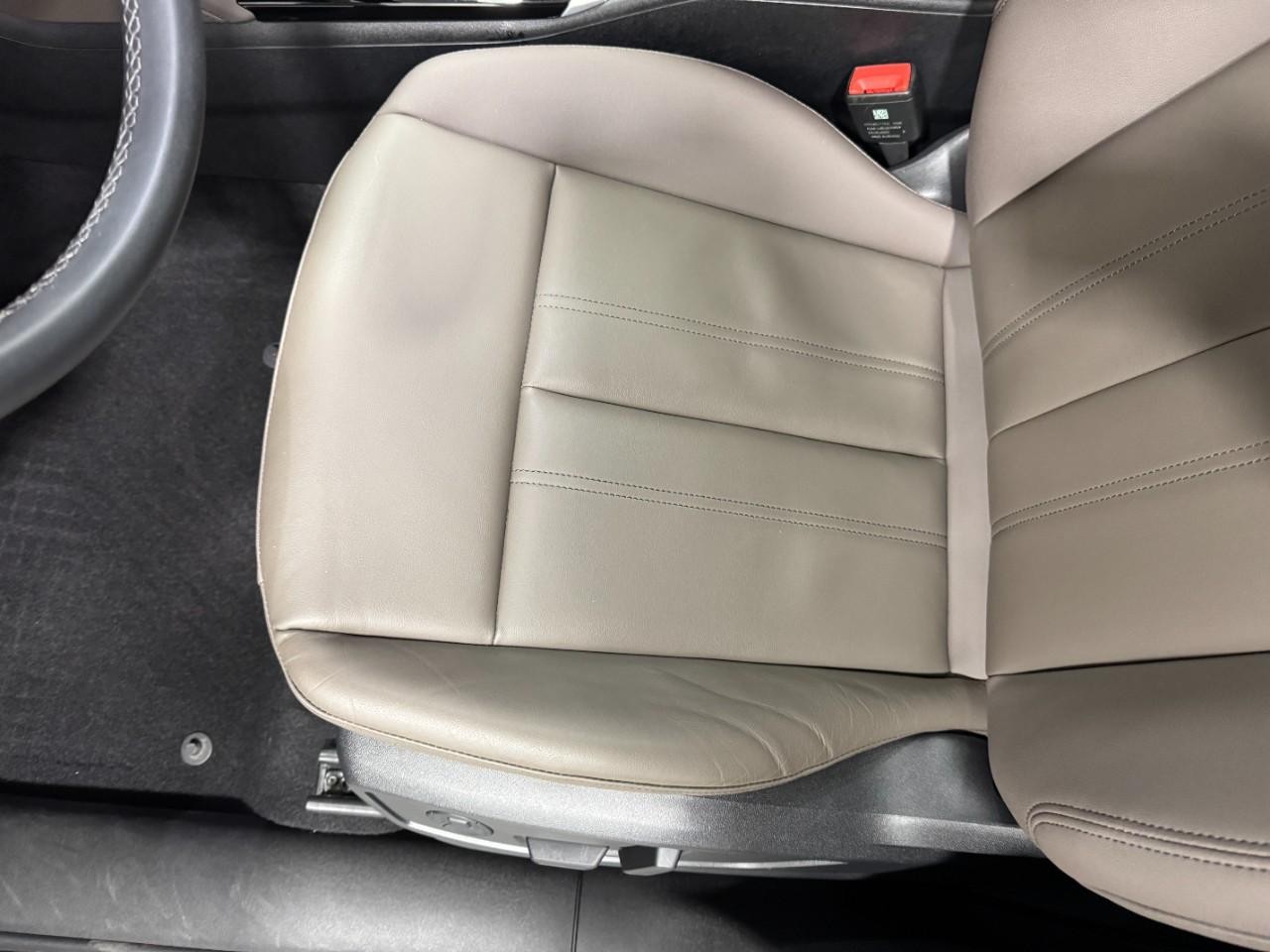 Audi Q5 Vehicle Full-screen Gallery Image 26