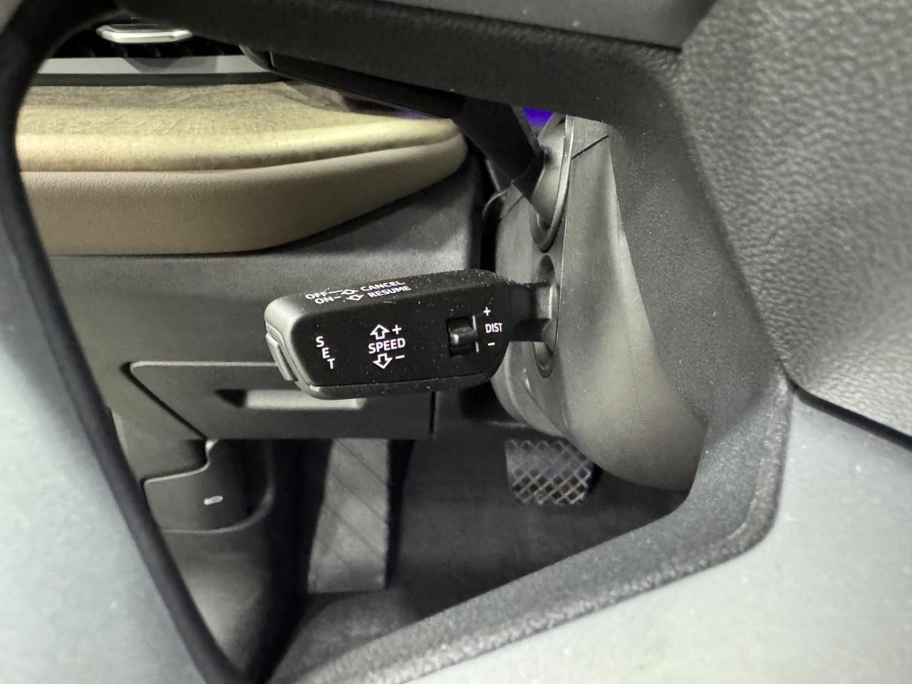 Audi Q5 Vehicle Full-screen Gallery Image 28