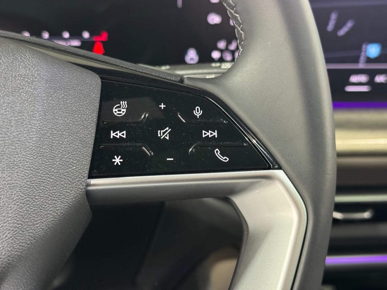 Audi Q5 Vehicle Full-screen Gallery Image 30