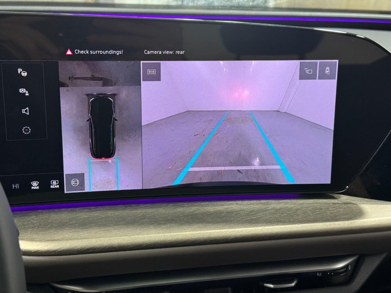 Audi Q5 Vehicle Full-screen Gallery Image 32