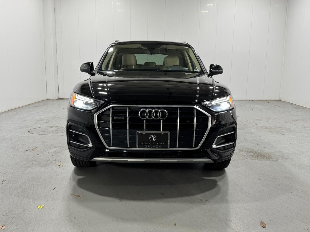 Audi Q5 Vehicle Full-screen Gallery Image 7