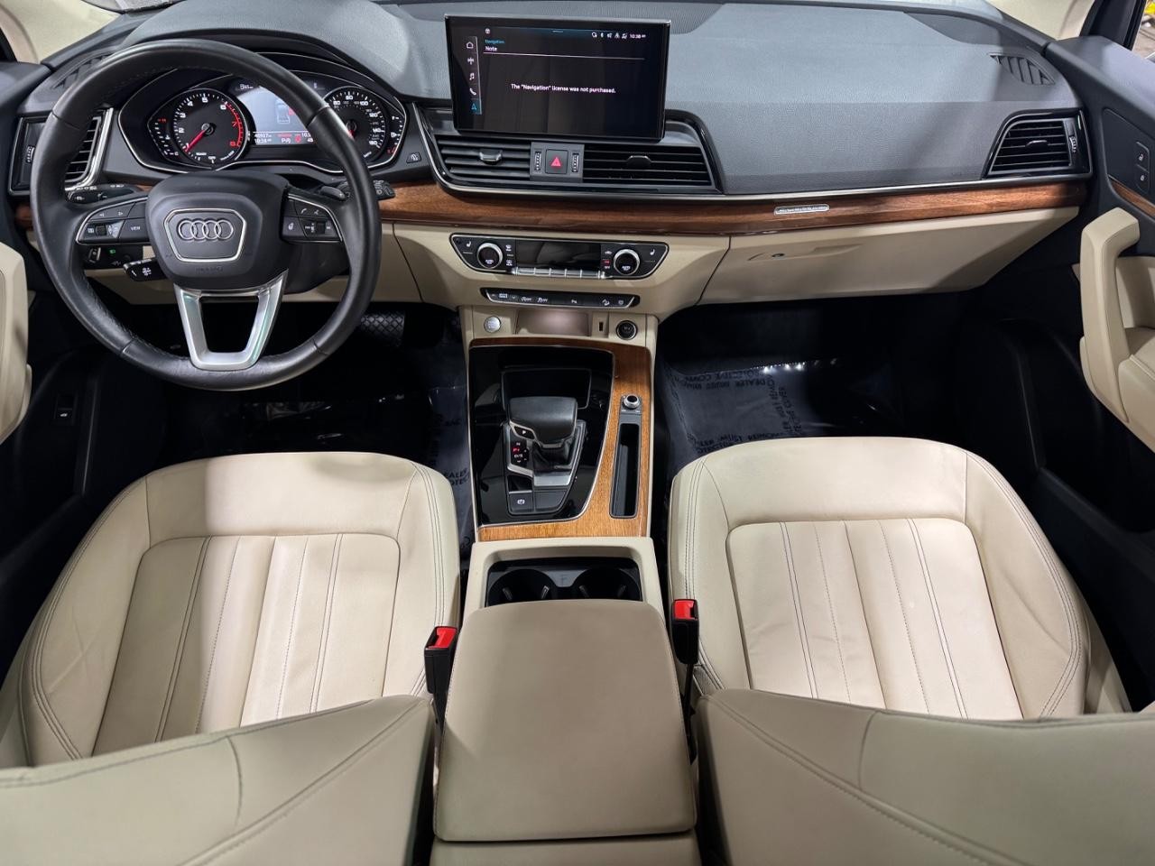 Audi Q5 Vehicle Full-screen Gallery Image 12