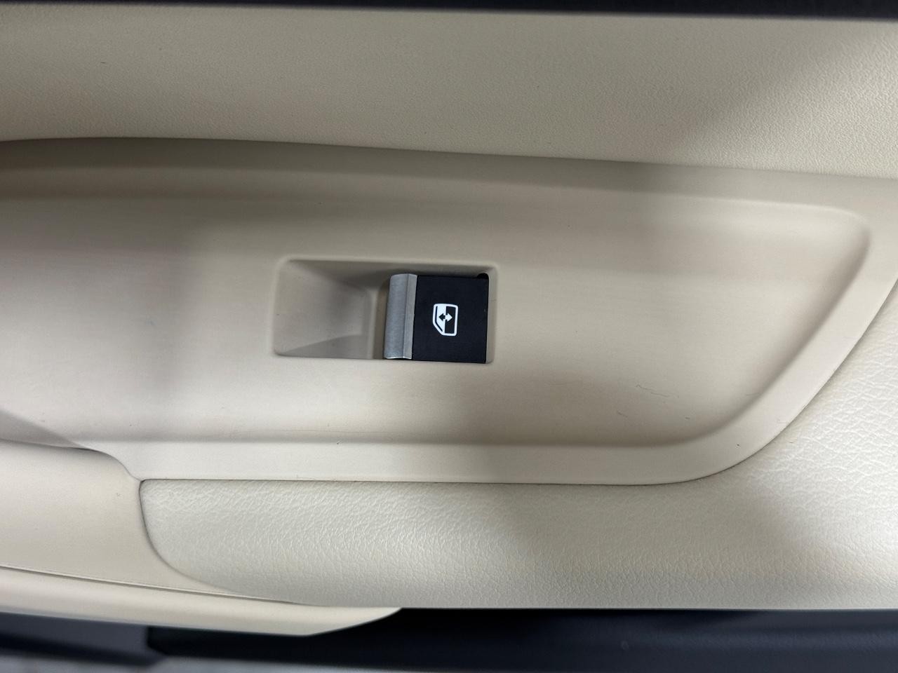 Audi Q5 Vehicle Full-screen Gallery Image 22
