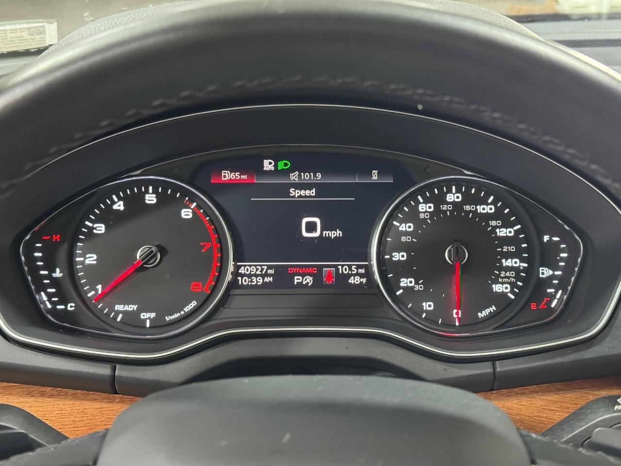 Audi Q5 Vehicle Full-screen Gallery Image 33
