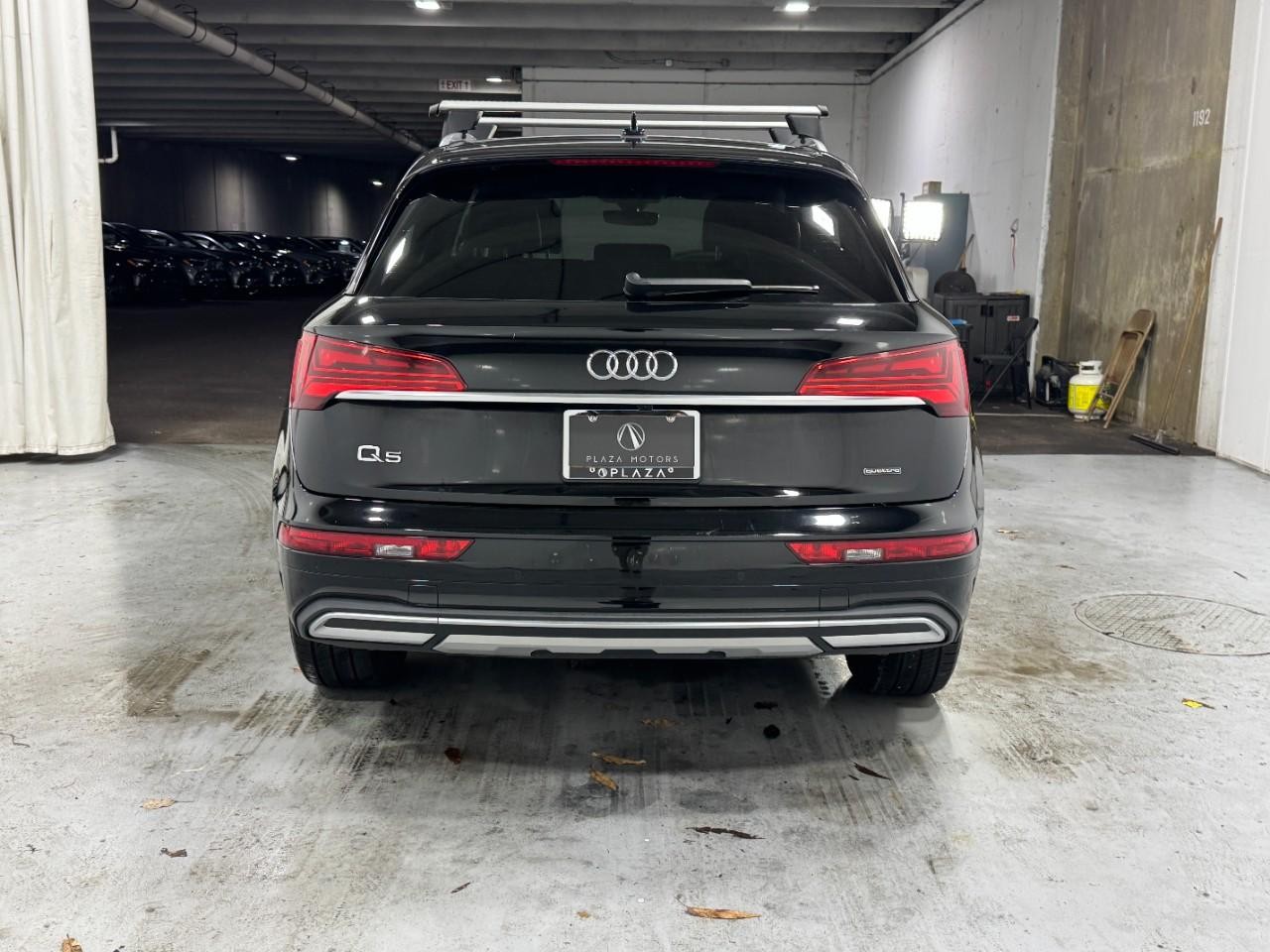Audi Q5 Vehicle Full-screen Gallery Image 9