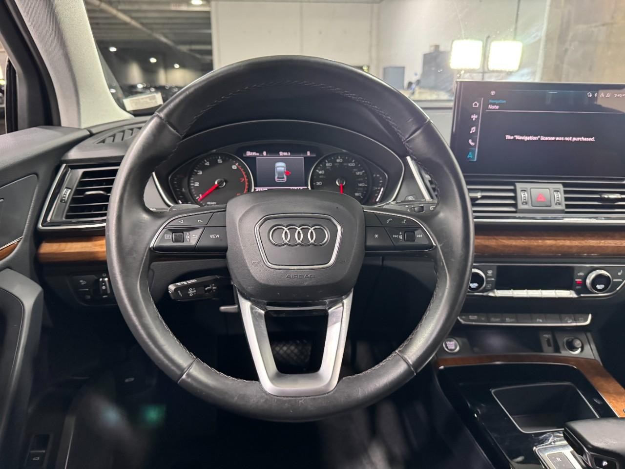 Audi Q5 Vehicle Full-screen Gallery Image 13