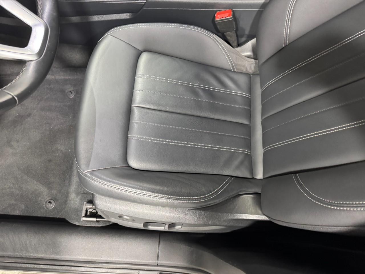 Audi Q5 Vehicle Full-screen Gallery Image 27