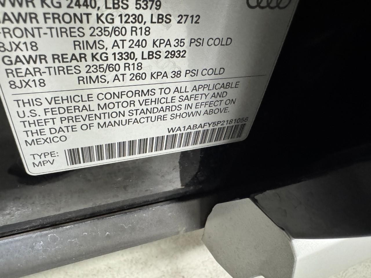 Audi Q5 Vehicle Full-screen Gallery Image 35