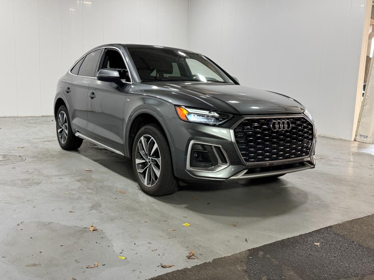 Audi Q5 Sportback Vehicle Full-screen Gallery Image 6