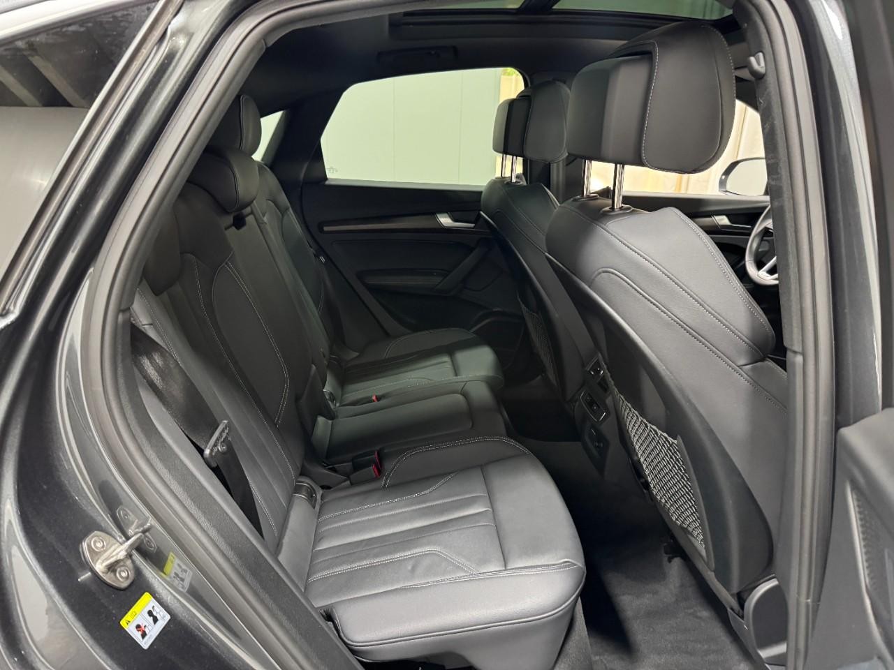 Audi Q5 Sportback Vehicle Full-screen Gallery Image 10