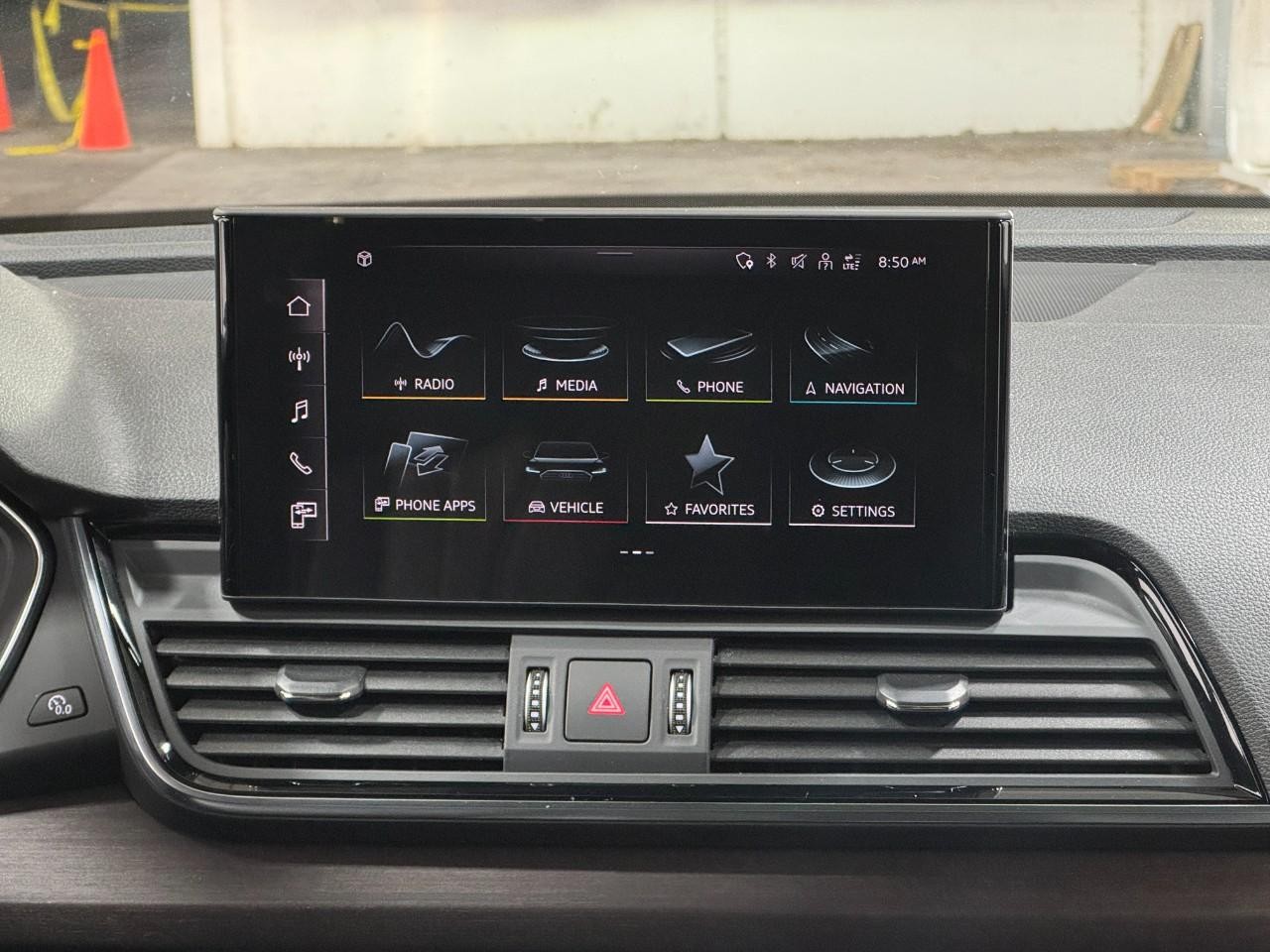 Audi Q5 Sportback Vehicle Full-screen Gallery Image 15