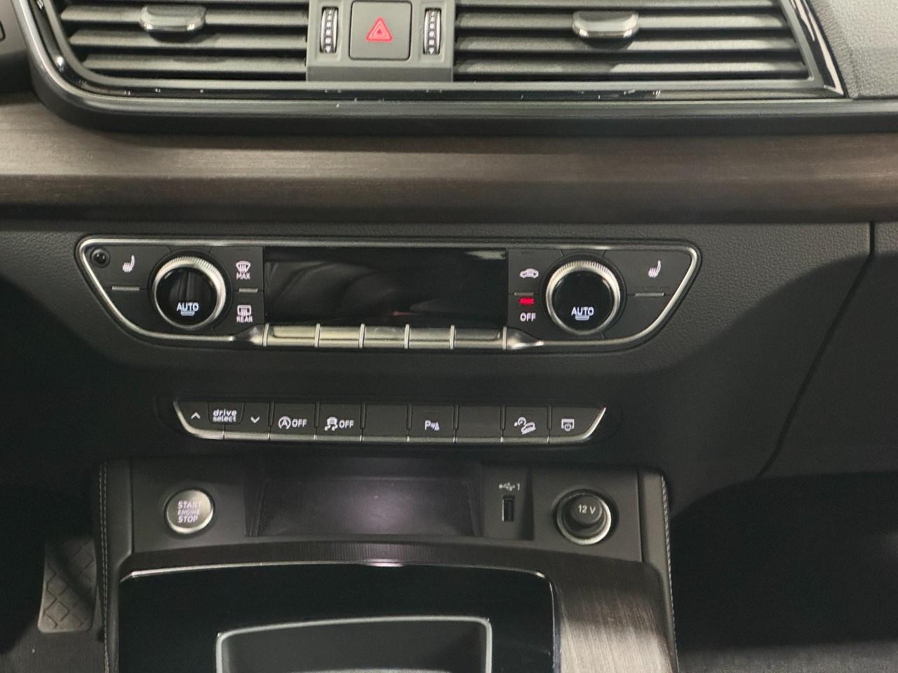 Audi Q5 Sportback Vehicle Full-screen Gallery Image 16