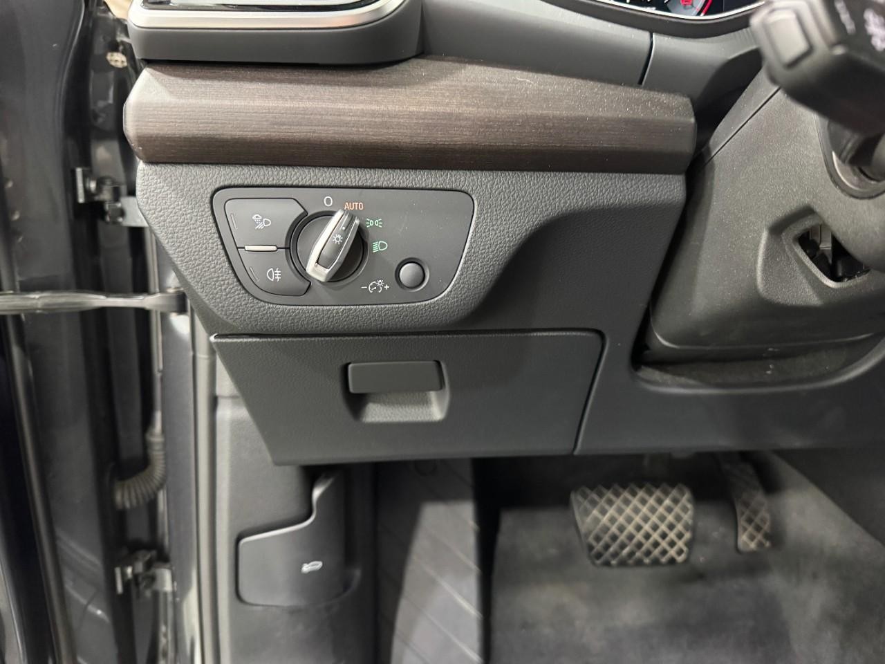 Audi Q5 Sportback Vehicle Full-screen Gallery Image 31