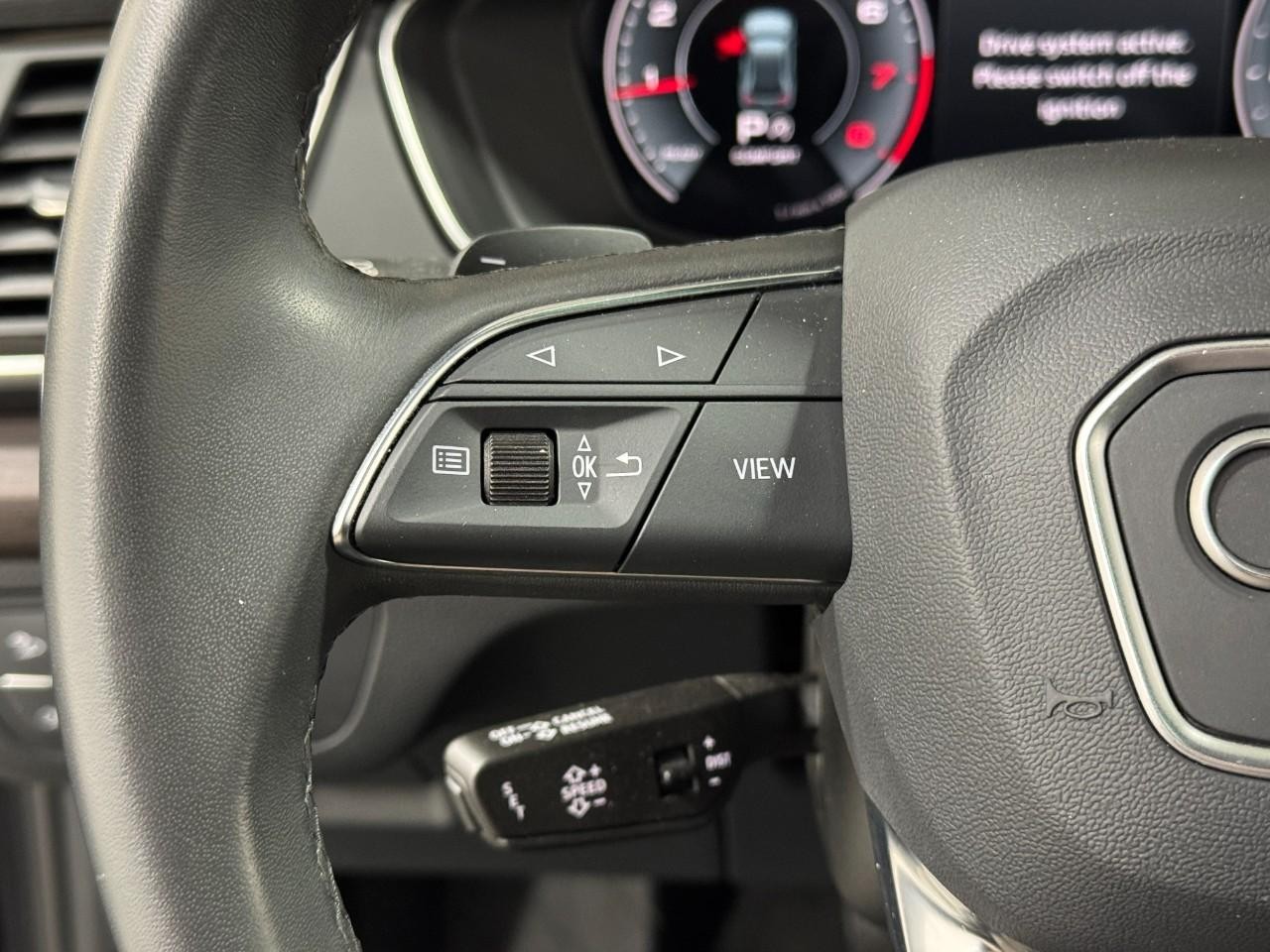 Audi Q5 Sportback Vehicle Full-screen Gallery Image 33