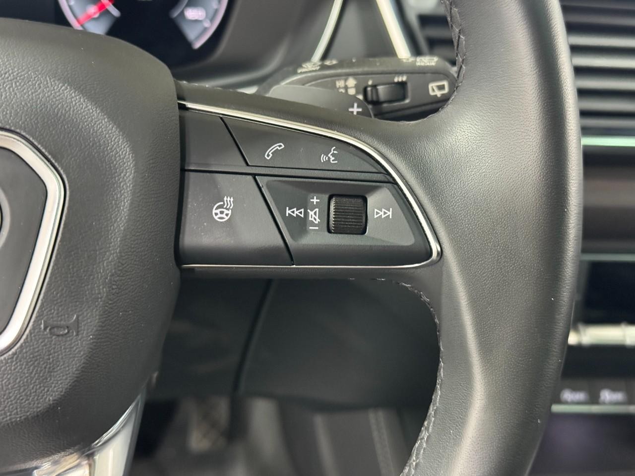 Audi Q5 Sportback Vehicle Full-screen Gallery Image 34