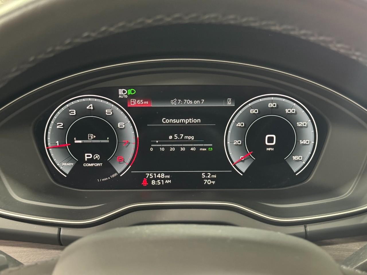 Audi Q5 Sportback Vehicle Full-screen Gallery Image 35