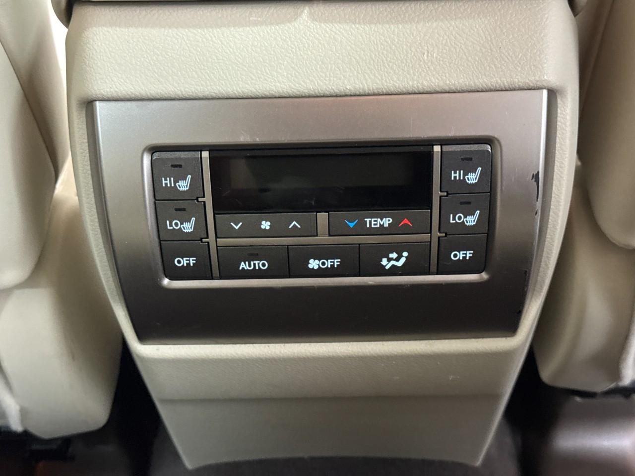 Lexus GX Vehicle Full-screen Gallery Image 11