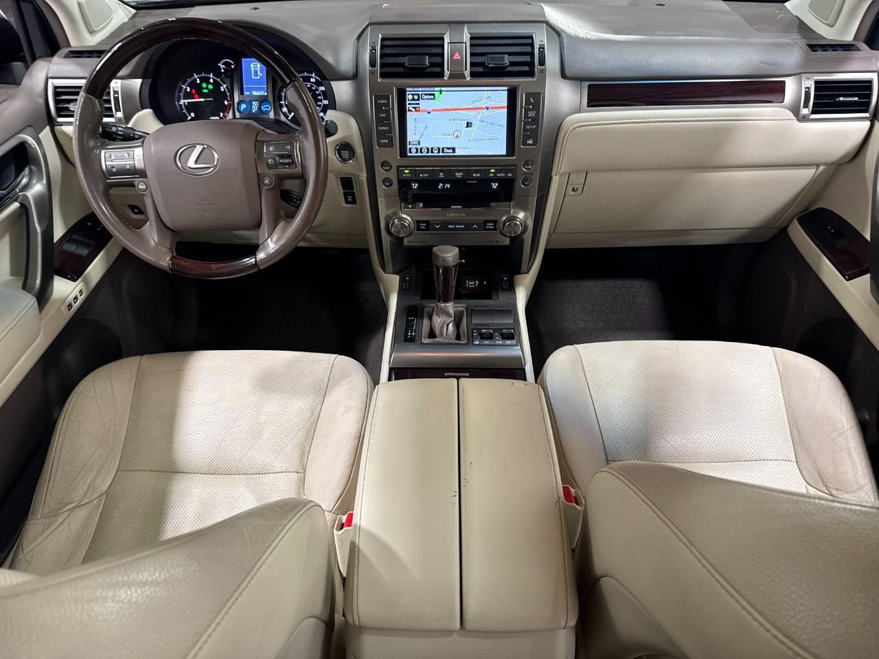 Lexus GX Vehicle Full-screen Gallery Image 13
