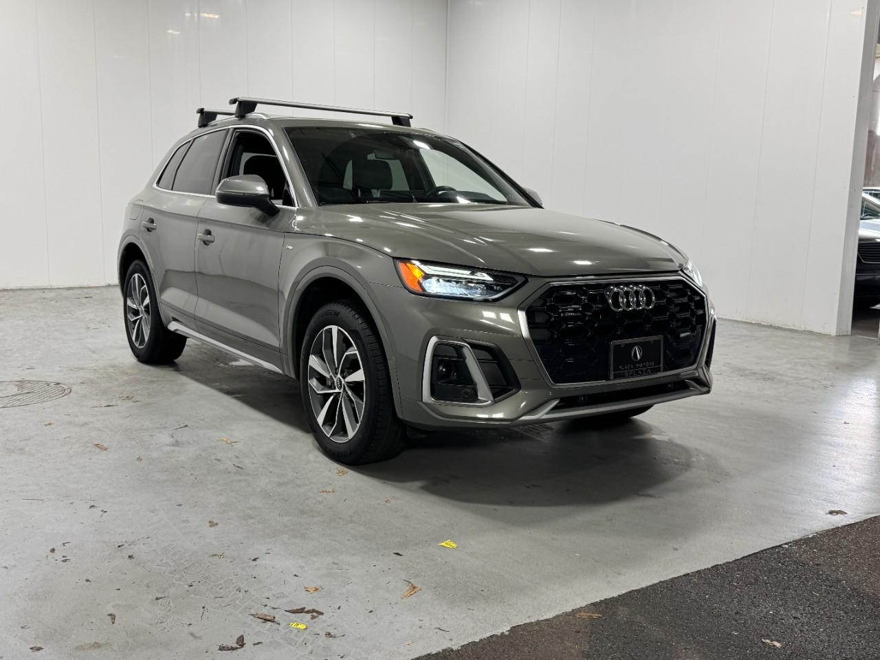 Audi Q5 Vehicle Full-screen Gallery Image 6
