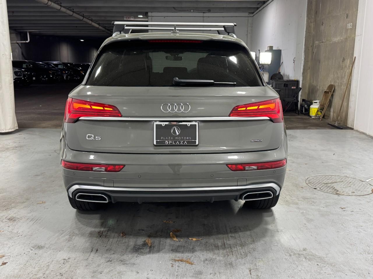 Audi Q5 Vehicle Full-screen Gallery Image 9