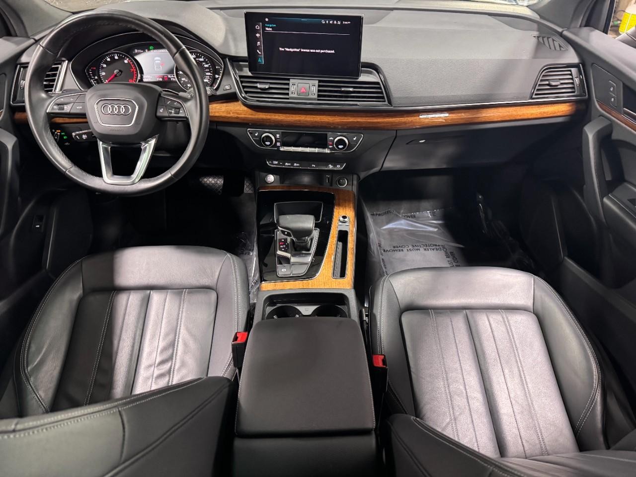 Audi Q5 Vehicle Full-screen Gallery Image 13