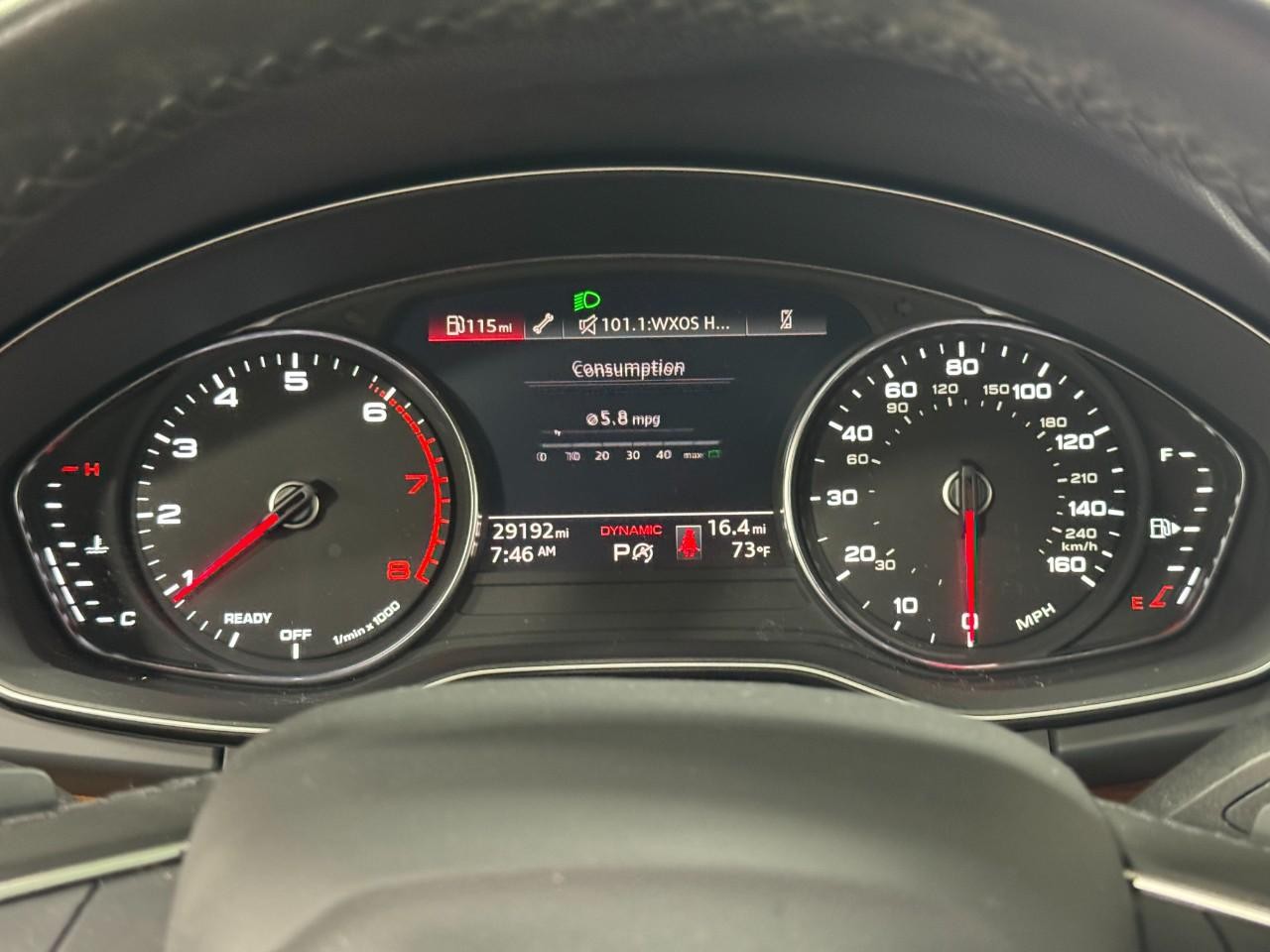 Audi Q5 Vehicle Full-screen Gallery Image 35