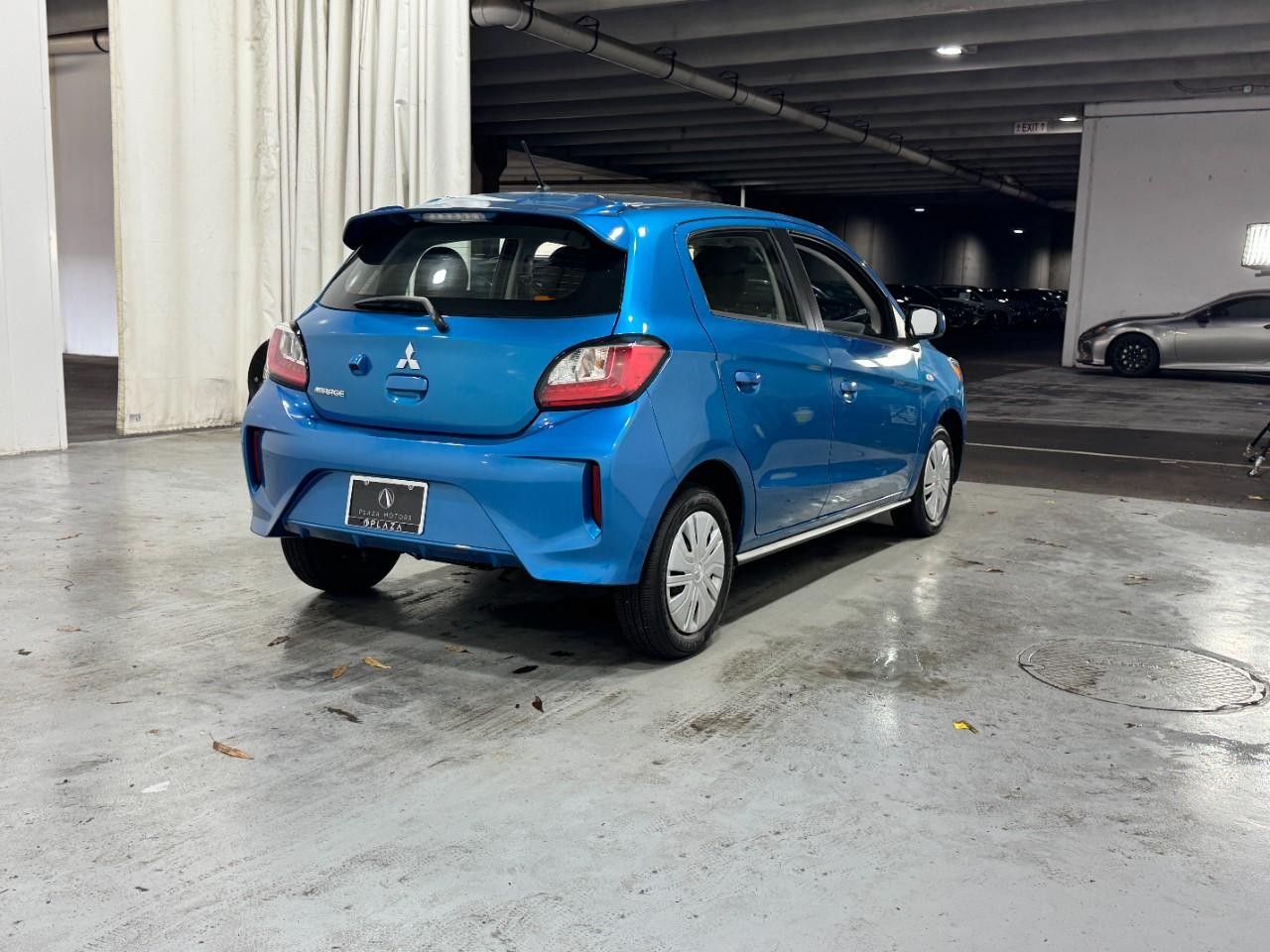 Mitsubishi Mirage Vehicle Full-screen Gallery Image 4