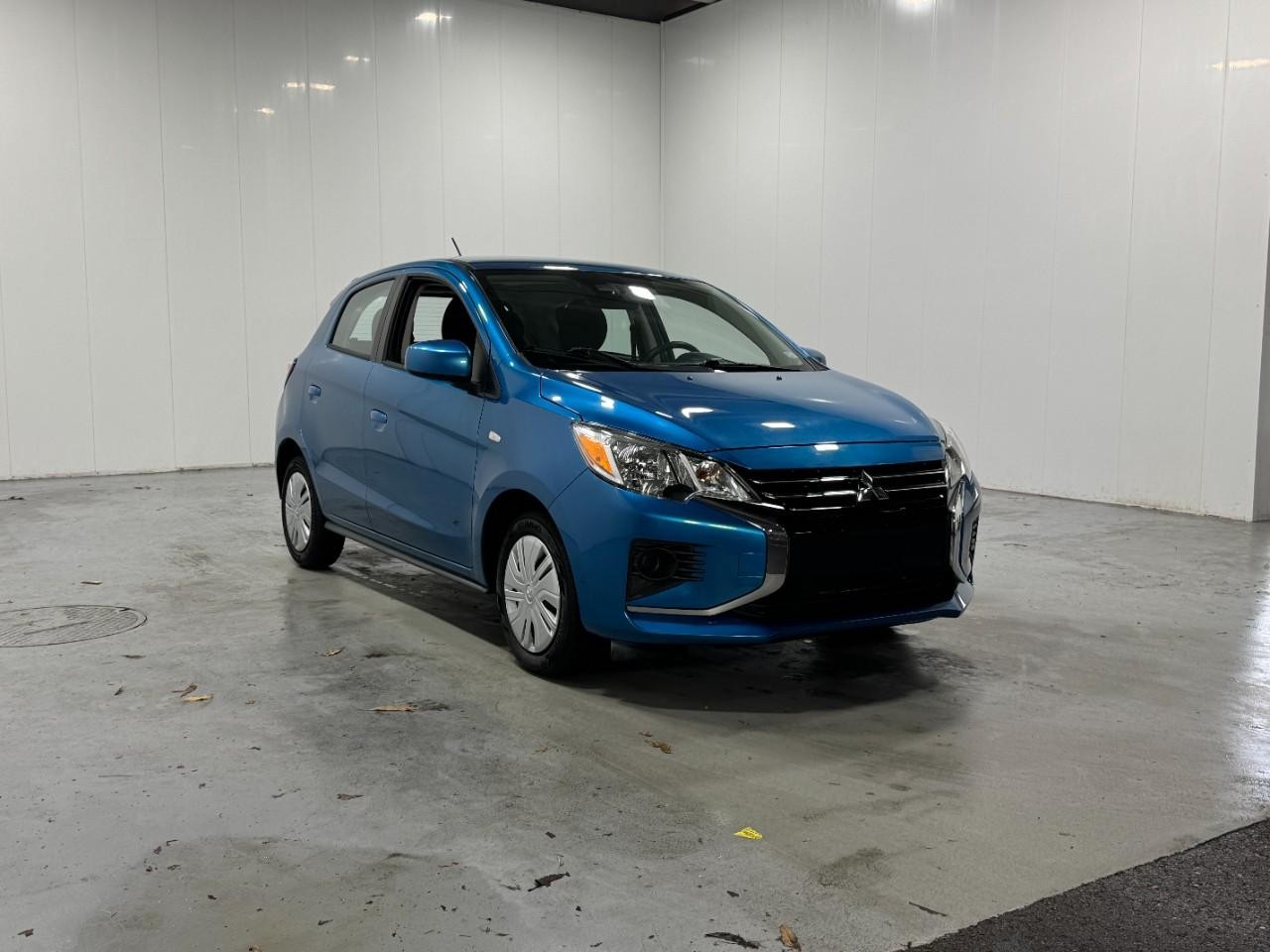 Mitsubishi Mirage Vehicle Full-screen Gallery Image 6