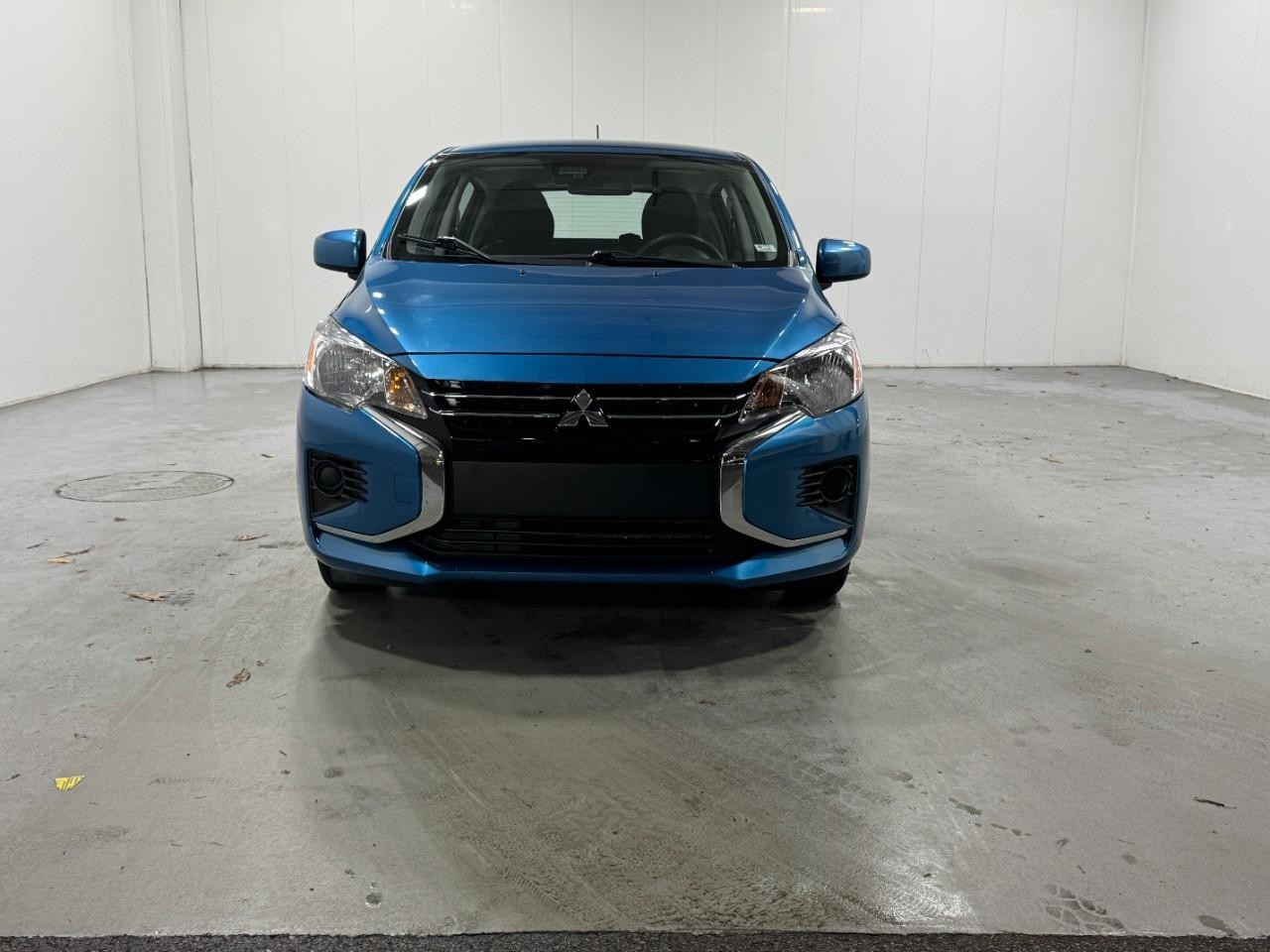 Mitsubishi Mirage Vehicle Full-screen Gallery Image 7