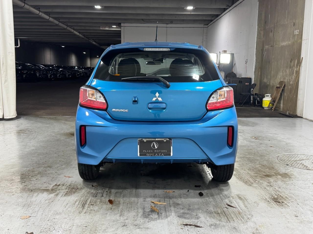 Mitsubishi Mirage Vehicle Full-screen Gallery Image 9