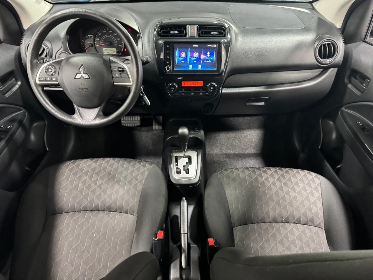 Mitsubishi Mirage Vehicle Full-screen Gallery Image 11