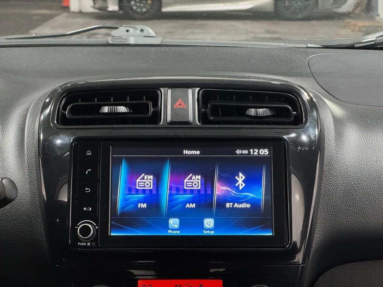 Mitsubishi Mirage Vehicle Full-screen Gallery Image 13