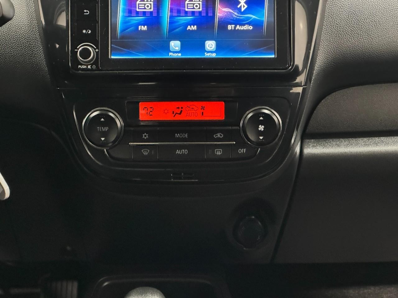 Mitsubishi Mirage Vehicle Full-screen Gallery Image 14