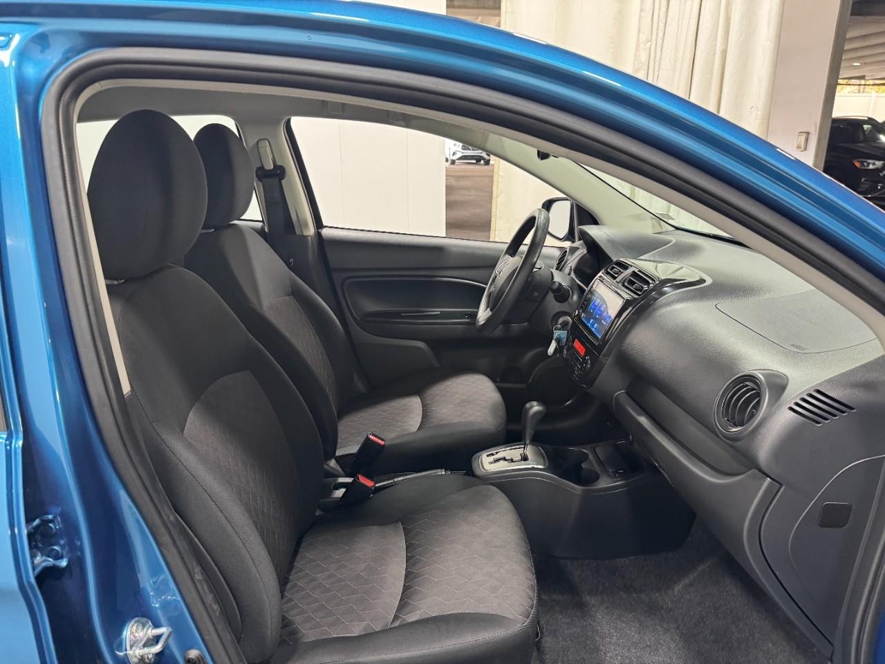 Mitsubishi Mirage Vehicle Full-screen Gallery Image 17