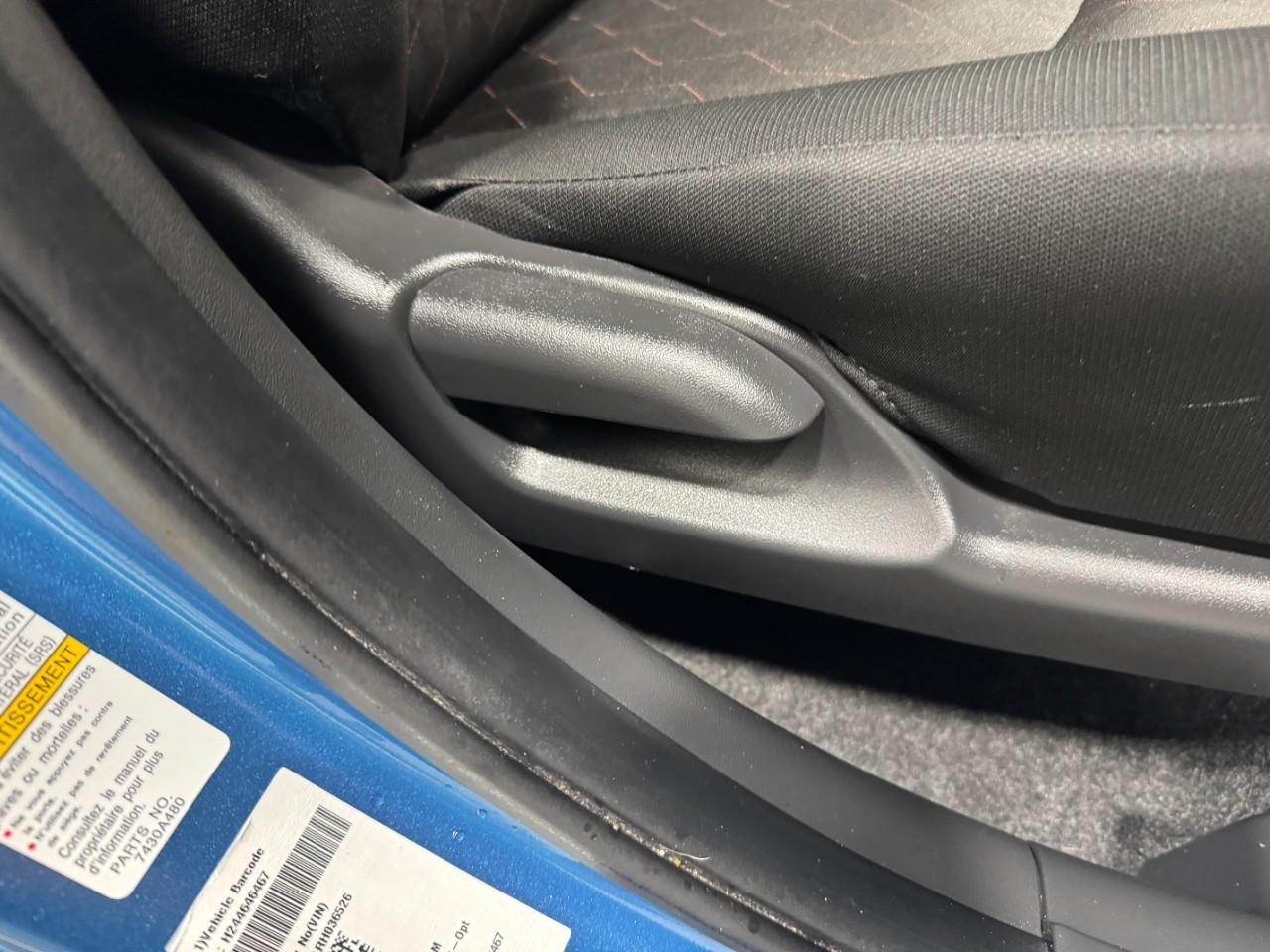 Mitsubishi Mirage Vehicle Full-screen Gallery Image 19