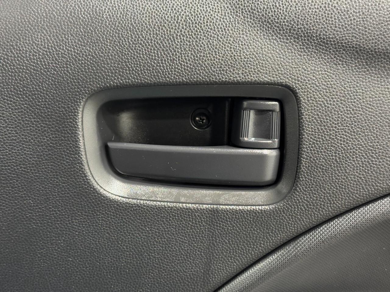 Mitsubishi Mirage Vehicle Full-screen Gallery Image 20