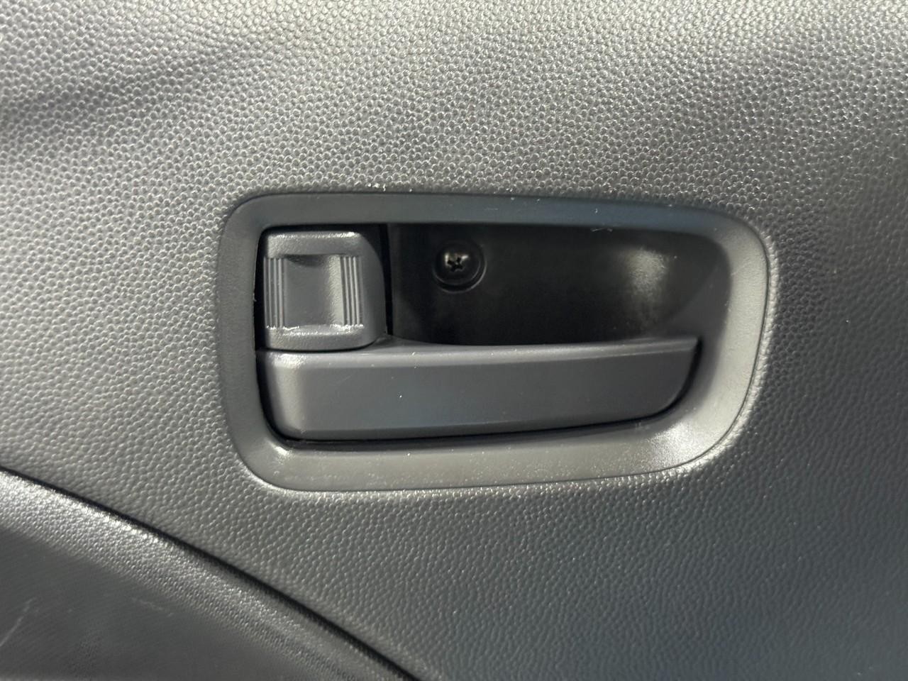 Mitsubishi Mirage Vehicle Full-screen Gallery Image 22