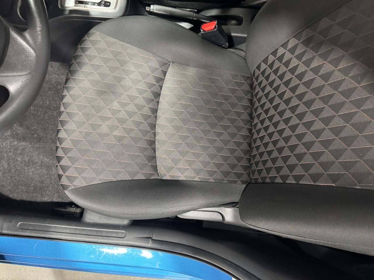 Mitsubishi Mirage Vehicle Full-screen Gallery Image 25