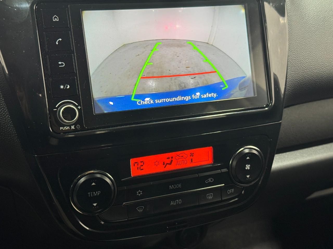 Mitsubishi Mirage Vehicle Full-screen Gallery Image 31