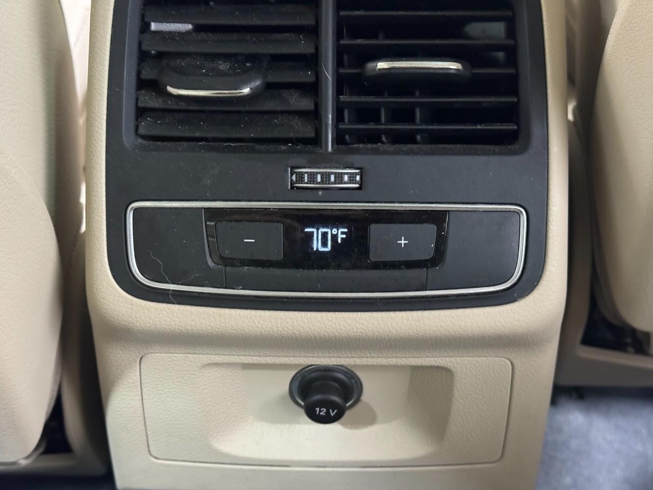 Audi A4 Vehicle Full-screen Gallery Image 11