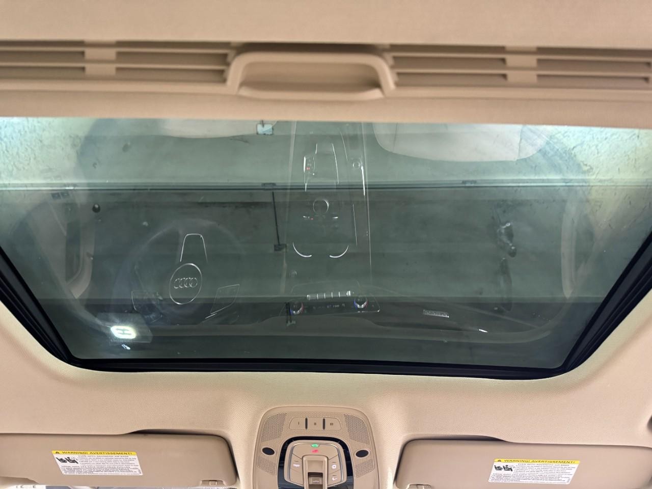 Audi A4 Vehicle Full-screen Gallery Image 12