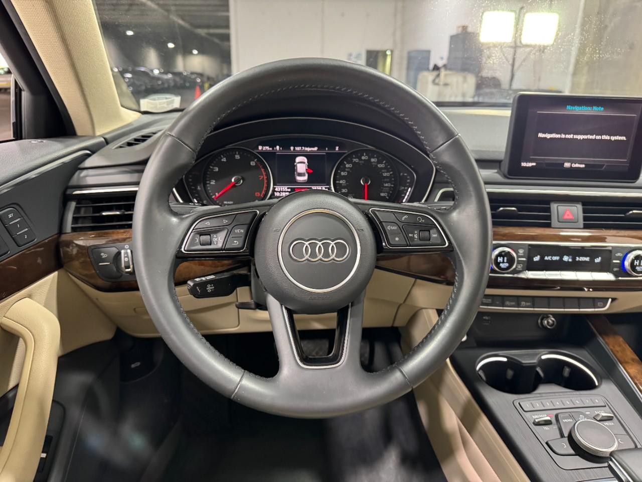 Audi A4 Vehicle Full-screen Gallery Image 14