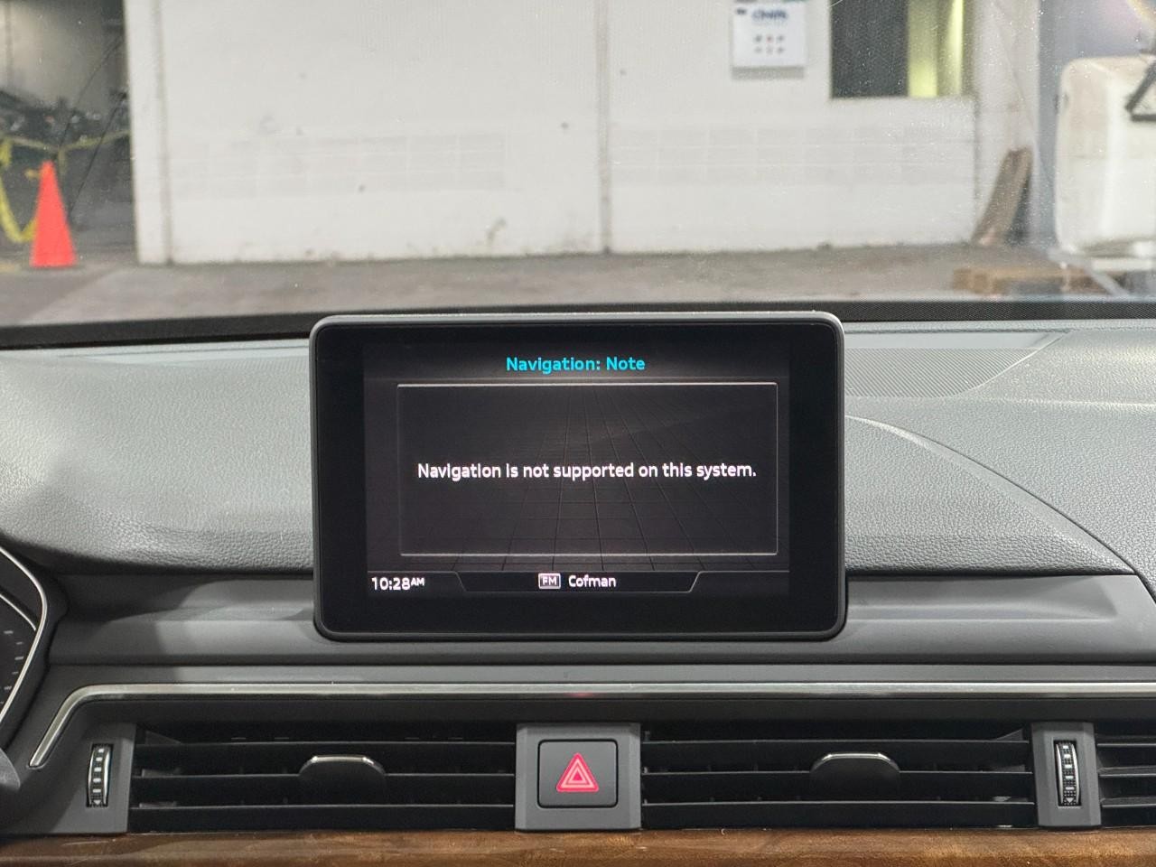 Audi A4 Vehicle Full-screen Gallery Image 15